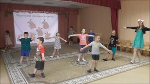 Игротанец «Зеленые ботинки». Ведущая - Юданова Ангелина. Мы танцуем, мы играем.