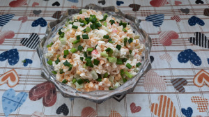 Салат из крабовых палочек с рисом.mp4