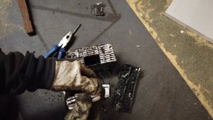 Плавим свинец из гелевого аккумулятора