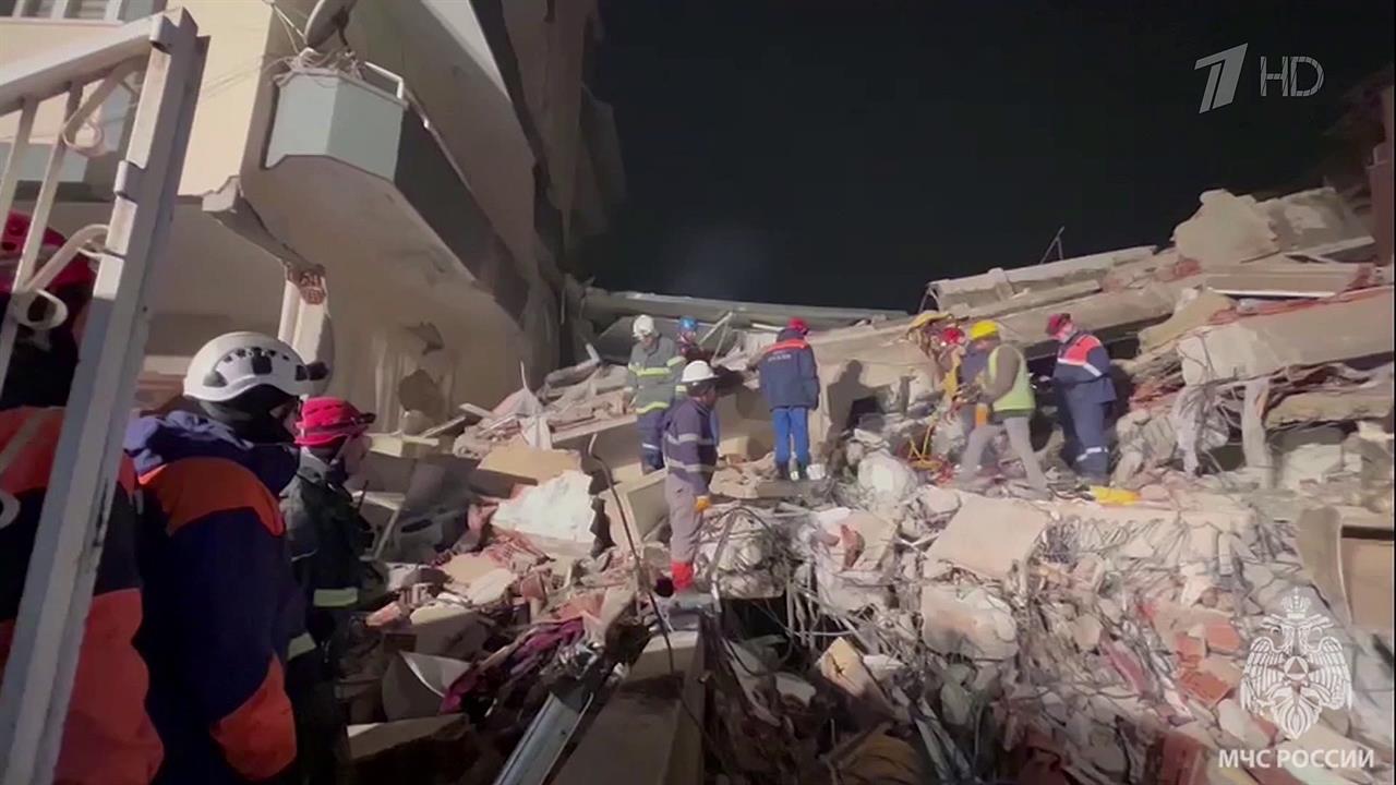 Семья россиян найдена погибшей под завалами в турецком Хатае