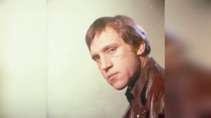 Владимир Высоцкий. «Мне каждый вечер зажигают свечи…» (1968). Читает Ярослав Годованый