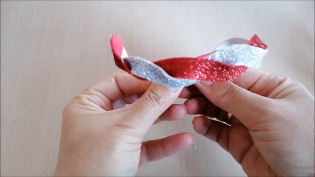 Посмотрите как быстро можно сделать Розочки из фоамирана Легко и просто.Заколки для волос. смотреть онлайн