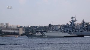 Малые ракетные корабли Зелёный Дол и Серпухов выходят из бухты  День Военно морского флота России