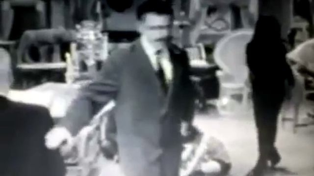 Addams Family dancing Blitzkrieg Bop by The Ramones смотреть онлайн