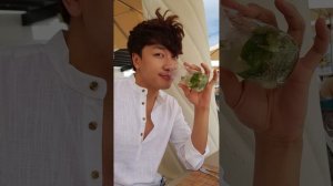 Кореец показал свои фото до и после свадьбы