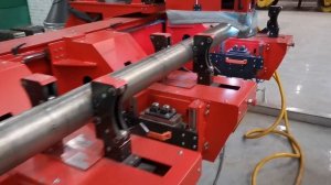 Установка наплавки на поверхность трубы.