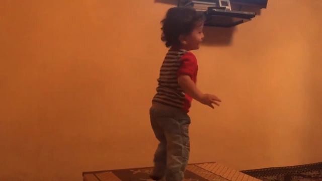 Имран у бабушки Душанбе смотреть онлайн