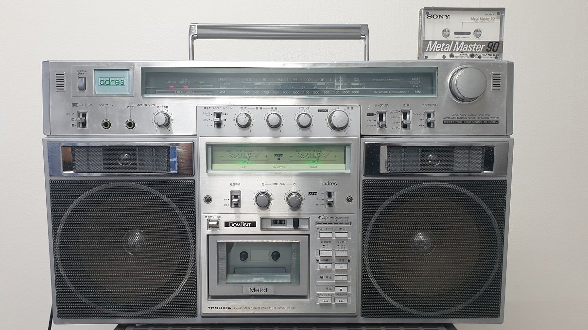 Магнитофон Toshiba BoomBeat RT-S90