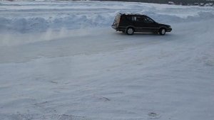 Тойота Кариб на льду - не очень удачный поворот