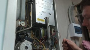 NAVIEN.Трансформатор розжига котла навьен,электрод контроля пламени.Снятие.Ревизия.