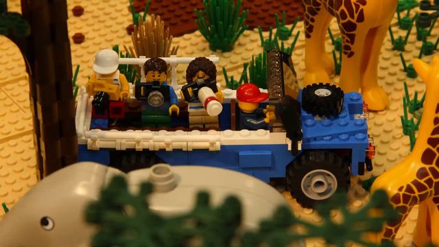 Go on a trip to a LEGO African savanna with Brick Wonders at the Horniman Museum and Gardens смотреть онлайн