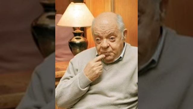 Наум Коржавин - Уже июнь.Темней вокруг кусты. : Стих смотреть онлайн