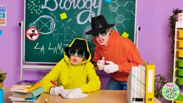 О нет! ? Экстремальные ГАДЖЕТЫ для вашего питомца! Как заманить питомца в кино от Ла-Ла Лайф Игры