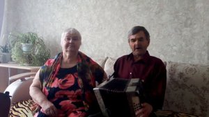 Сем. анс. Дёмины. Мужик пашеньку пахал.