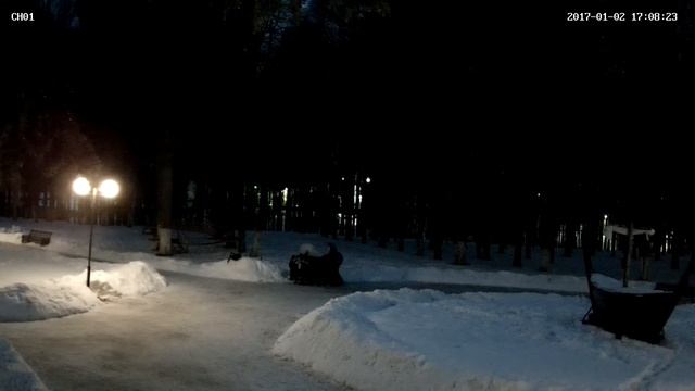 Школьники разбивают фонарь в парке смотреть онлайн