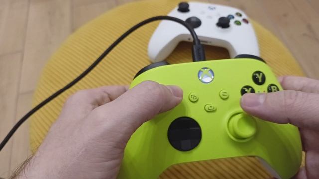 Обзор и отзыв на геймпад Xbox series electric volt (зелёный) смотреть онлайн
