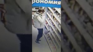 Кража в магазине продуктов