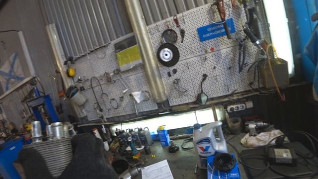 Вольво S60 Замена теплообменника АКПП смотреть онлайн