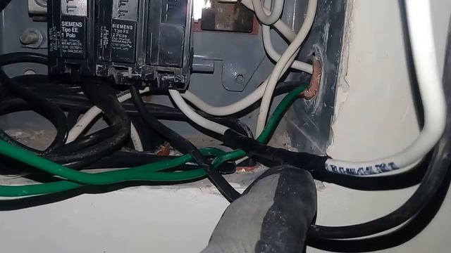 Conexión Eléctrica de un Minisplit alimentado con 220 volts... смотреть онлайн