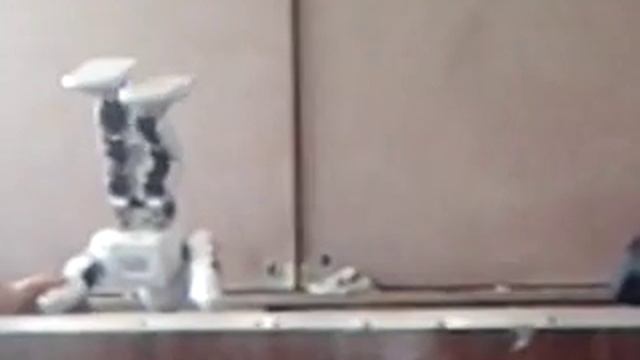 Робот танцует Брейк! смотреть онлайн