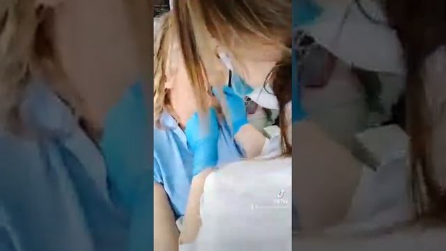 lower lip puncture. Лабрет, прокол нижней губы.