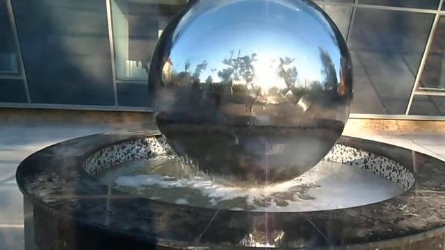 фонтан появился и на улице 9-ого января В Курске смотреть онлайн