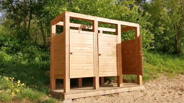 Кабинки для переодевания из лиственницы на пляже через год. смотреть онлайн