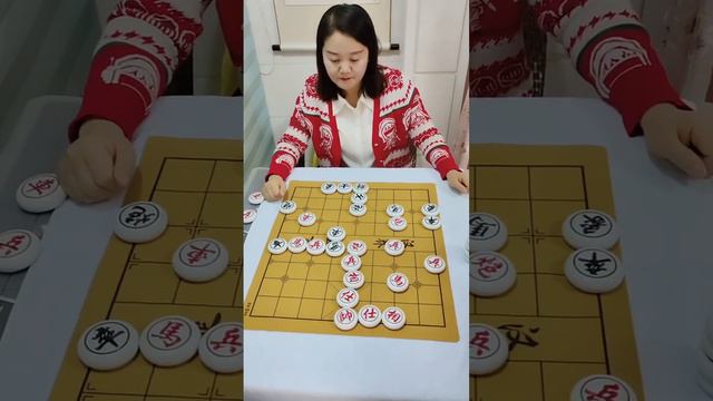 二丫挑戰贏了吃香蕉！馬踏四海擒老將，大爺不服【象棋二丫】 смотреть онлайн