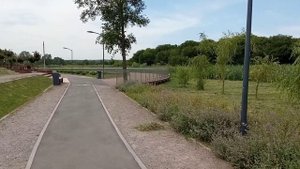 Парк Первая миля в Ростове-на-Дону. музыку исполняет Ксения Каспарян