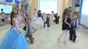 Кадр "Танцевальный" группа "Жемчужинка"