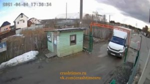"Somewhere in Russia". Участники СНТ на собрании решили поставить ограничитель высоты на КПП и ....