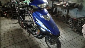 Мопед Рейсер RC50QT 3 устоновка амортизаторов и троса газа