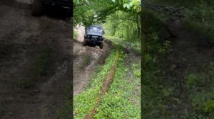 Уаз 469 в грязи ,резина кумхо мт 51 давления в колёсах2,1.В заднем мосту блокировка ижтехна, 417дви