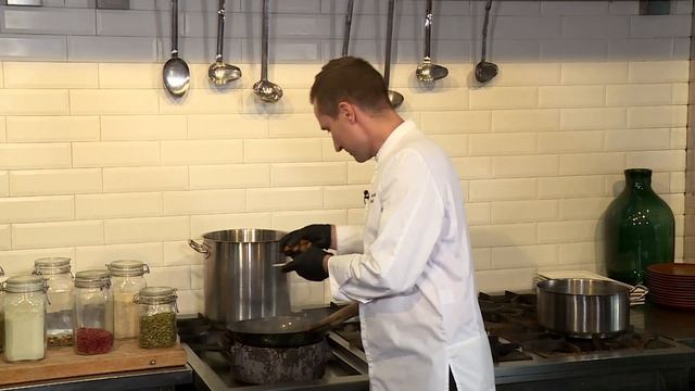 ЯПОНСКАЯ КУХНЯ: РИСОВАЯ ЛАПША С МОРЕПРОДУКТАМИ смотреть онлайн