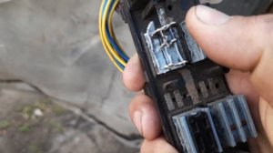 Почему не работают кнопки стеклоподьемника?