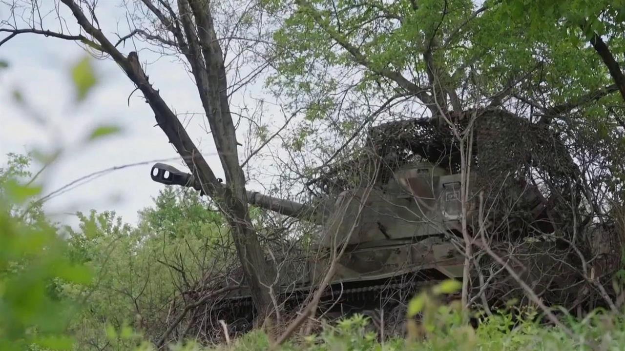 Российские военные выбивают украинских боевиков из катакомб в Белой Горе