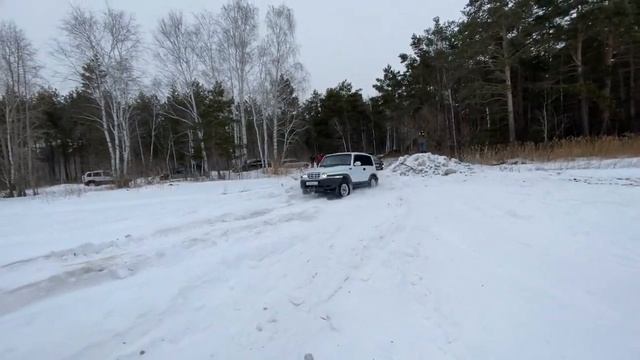Навели суету!!! Субботний Off-road городских паркетников.