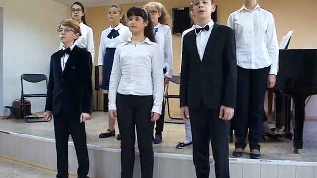 Л. Марченко, Р. Волозин. Осенний бал. Исполняет вокальный ансамбль ДМШ № 2 г. Волгограда. смотреть онлайн