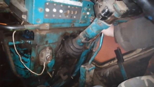 Трактор ЮМЗ 6КЛ проверяем на проходимость по снегу смотреть онлайн