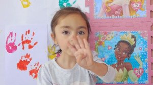 Arevik and Arina pretend play finger painting, Learn Colors with Body Paint / Arevik pretend play