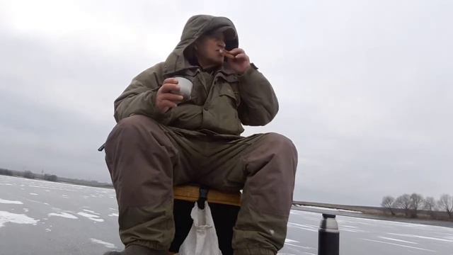 Зимняя рыбалка на мормышку.fishing смотреть онлайн