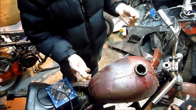 Чистим бак методом электролиза! Тест смотреть онлайн