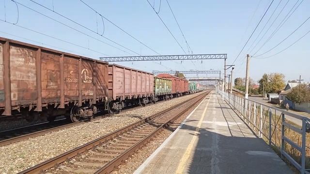 Вл80с 1728/1780 и тэп70бс 0263 с грузовым составом смотреть онлайн