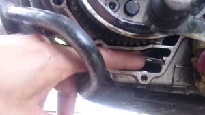 suzuki djebel 250 масляное голодание,  особенности конструкции.