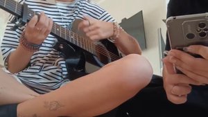 кавер на швец "лучшие подружки" на гитаре (первый раз играю)