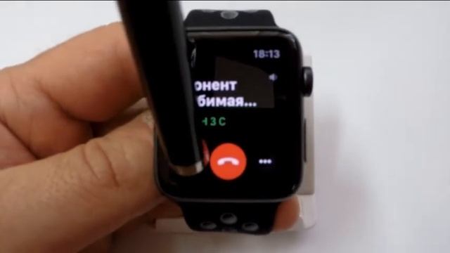 Отключение микрофона и выбор аудиовыхода во время разговора в Apple Watch смотреть онлайн