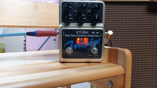 Maxon RTD800 OverDrive/Distortion + Fender Guitar + Van Zandt 60s Pickups + Fender Blues Deluxe Amp смотреть онлайн