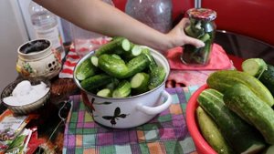 ХРУСТЯЩИЕ МАРИНОВАННЫЕ ОГУРЦЫ НА ЗИМУ! Заготовки с уксусом. Ну, оОчень вкусно!