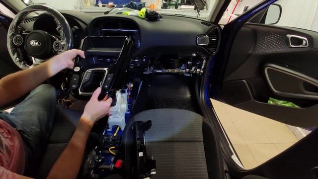 Kia Soul 2019 SK3 снять бардачок, разборка салона для установки сигнализации смотреть онлайн
