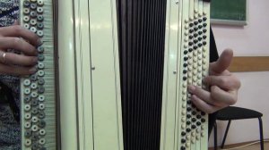 "Белым снегом" (баян крупным планом)